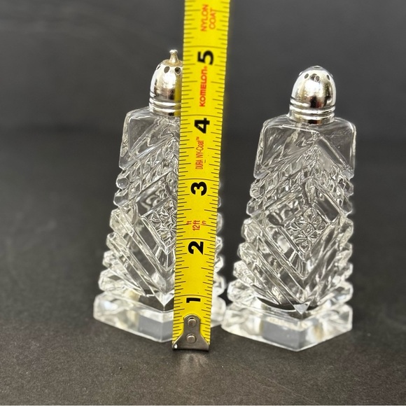 Vintage Clear Cut Crystal Salt & Pepper Made in Japan by Artmark Elegant - Picture 9 of 10
